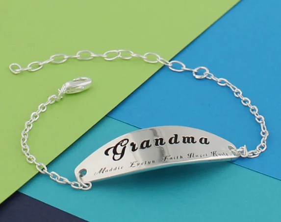 engraved jewelry gift for mom